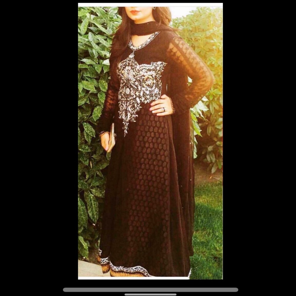 Black Pakistani outfit